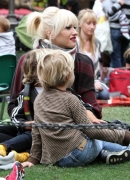 Gwen_Stefani_Takes_Her_Kids_To_A_Children_s_Concert_28729.jpg