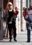 Gwen_Stefani_Taking_Her_Sons_Out_For_Lunch_In_Beverly_Hills.jpg