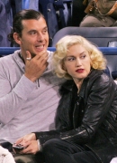 Gwen_Stefani_and_Gavin_Rossdale_sit_behind_Mirka_Federer_as_they_all_cheer_on_world_number_one_Roger_Federer_at_the_Indian_Wells_tennis_tournament_281429.jpg