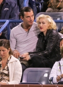 Gwen_Stefani_and_Gavin_Rossdale_sit_behind_Mirka_Federer_as_they_all_cheer_on_world_number_one_Roger_Federer_at_the_Indian_Wells_tennis_tournament_282429.jpg