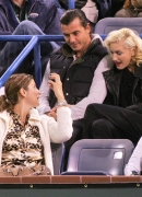 Gwen_Stefani_and_Gavin_Rossdale_sit_behind_Mirka_Federer_as_they_all_cheer_on_world_number_one_Roger_Federer_at_the_Indian_Wells_tennis_tournament_282629.jpg
