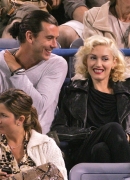 Gwen_Stefani_and_Gavin_Rossdale_sit_behind_Mirka_Federer_as_they_all_cheer_on_world_number_one_Roger_Federer_at_the_Indian_Wells_tennis_tournament_28329.jpg