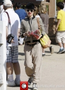 gwen-stefani-on-a-day-out-with_3910193.jpg