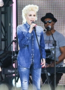 Gwen-Stefani-at-Jimmy-Kimmel-Live-Show--115B15D.jpg